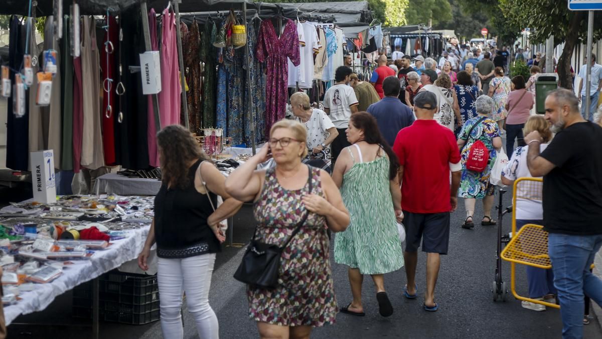 Mercadillo del sector sur vuelve junto a la avenida de Cádiz