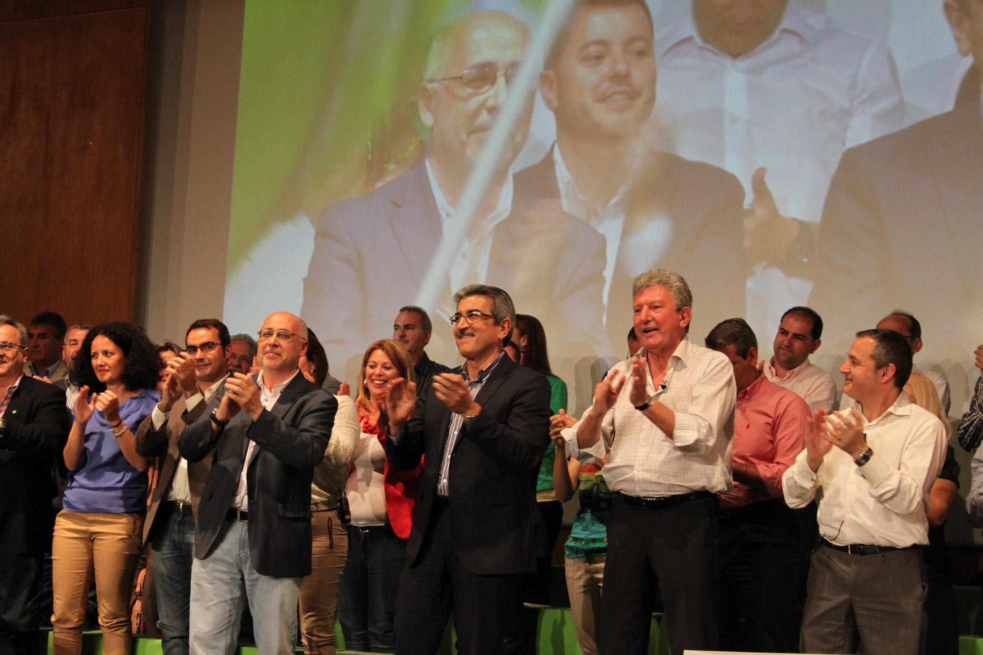 Antonio Morales, Román Rodríguez y Pedro Quevedo en el acto central de campaña de Nueva Canarias.