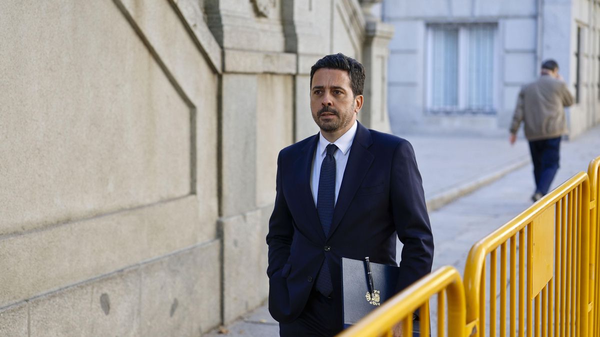 Imagen de archivo (3/11/2025) del teniente fiscal de la Secretaría Técnica, Diego Villafañe, en las inmediaciones del Tribunal Supremo. EFE/Rodrigo Jiménez