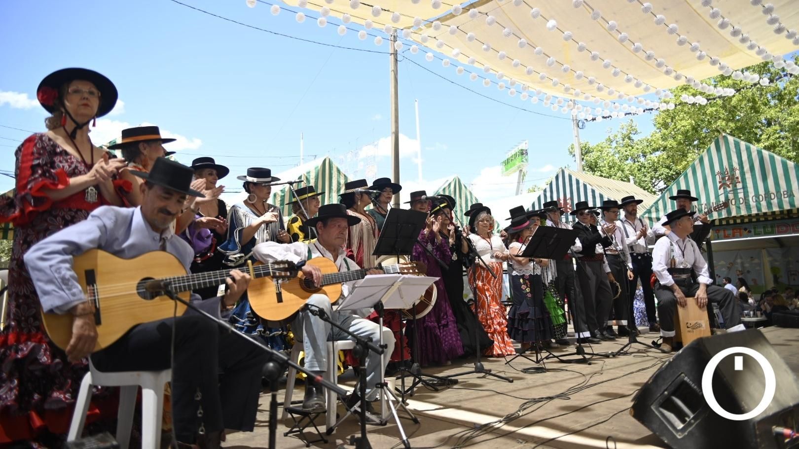 Ambiente de domingo en la feria