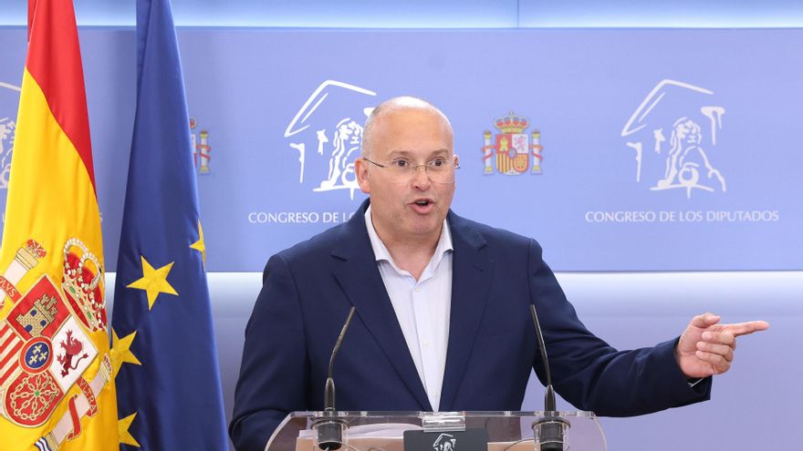 EL portavoz del PP en el Congreso, Miguel Tellado, durante una rueda de prensa en el Congreso de los Diputados, a 1 de julio de 2025, en Madrid (España).