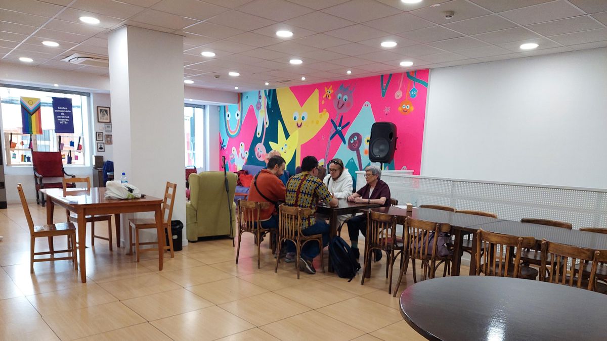 Represión, soledad y discriminación: la mochila que pesa sobre muchas personas mayores LGTBI