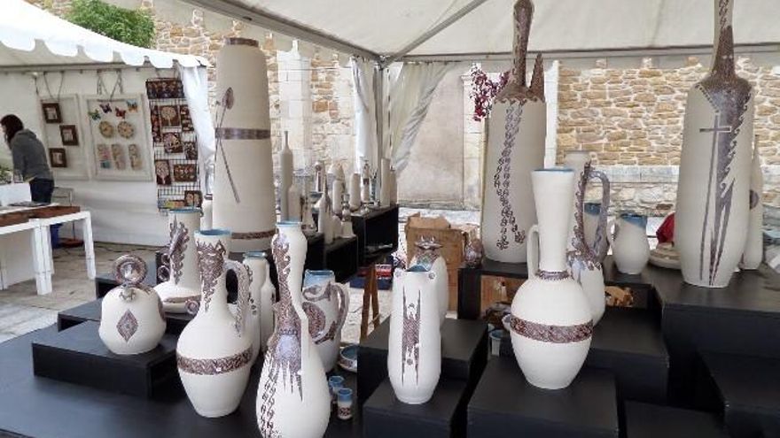 Foto de una edición anterior de la Feria de la Cerámica | maragatoenlatorre.blogspot.com
