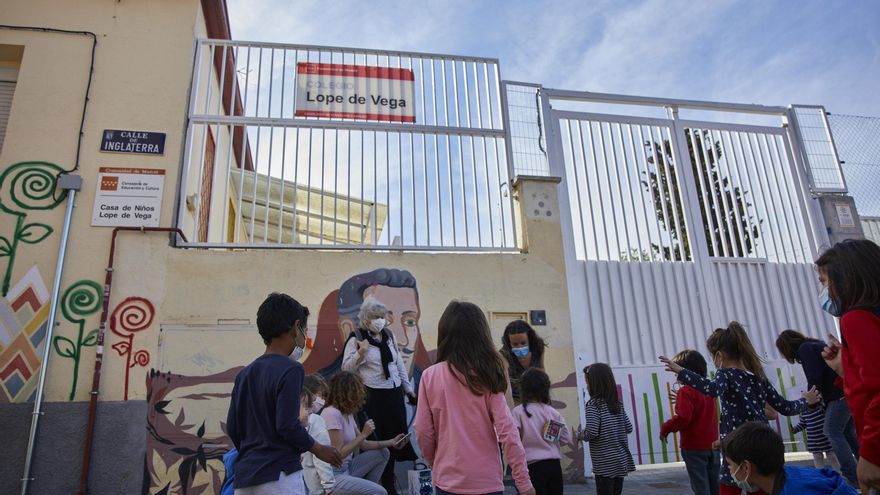 Más allá del discurso de la "libertad": qué hay en juego el 4M en la comunidad que menos invierte en Educación