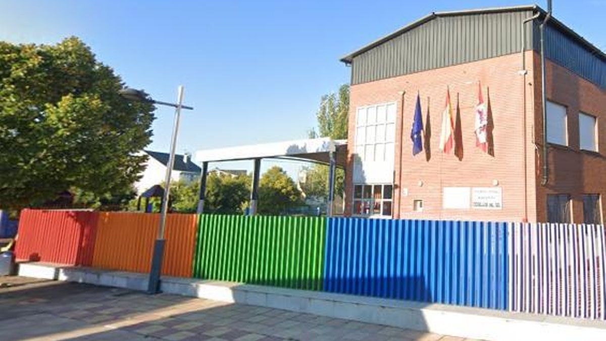 Las familias del colegio de Cubillos del Sil denuncian que la Junta deja sin presupuesto la urgente ampliación del colegio