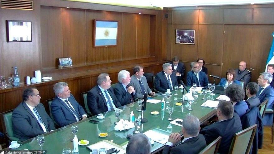 Bullrich esquiva explicar cómo los diputados libertarios visitaron a represores en el penal de Ezeiza