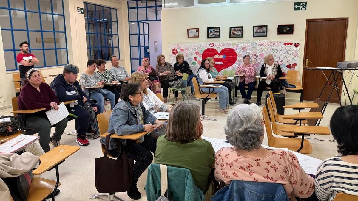 Actividades en el Centro de Educación Permanente de Adultos 'Los Pinos' de Puente Genil.