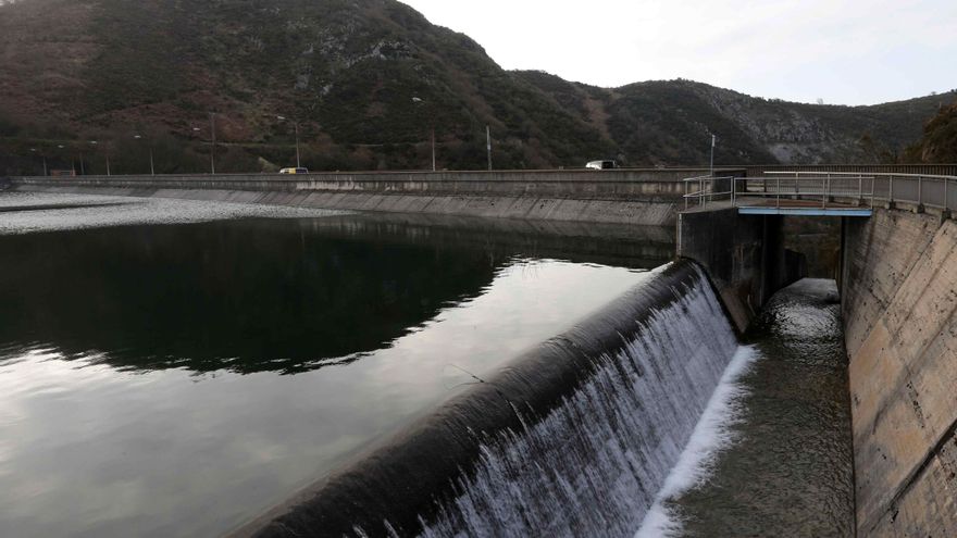 El agua embalsada sigue descendiendo y se encuentra al 62.4 % de su capacidad