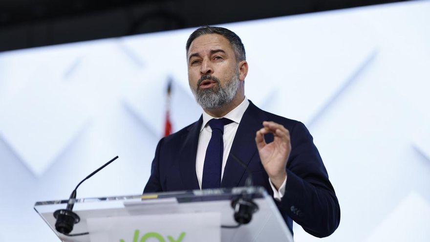 El líder de Vox, Santiago Abascal, durante la rueda de prensa ofrecida tras la reunión del Comité de Acción Política, este lunes en Madrid.