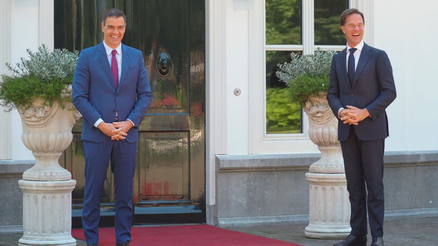 Rutte pide a Sánchez que busque en España la solución a la crisis económica