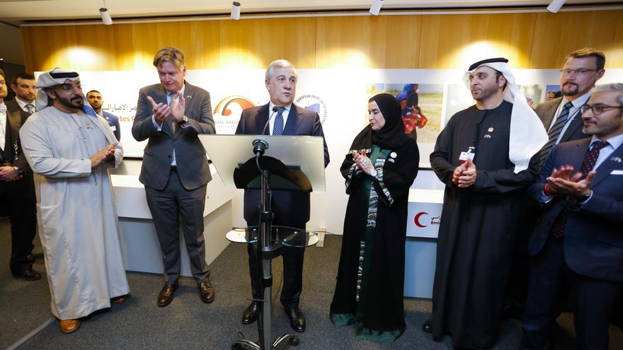 Exposición "De la ayuda humanitaria a la estabilización", de enero de 2019, con el presidente del Parlamento Europeo, Antonio Tajani, y el secretario general del PP europeo, Antonio López-Isturiz.
