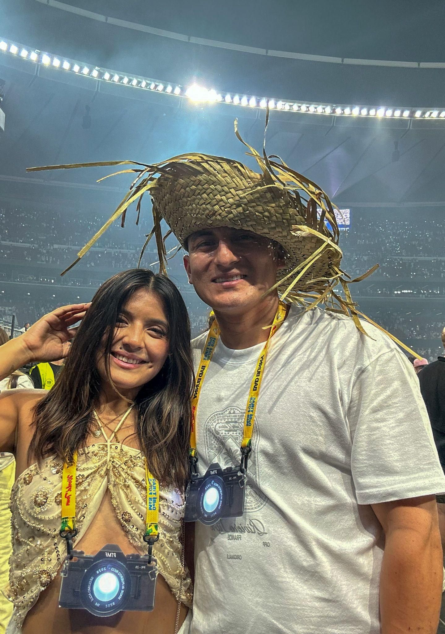 Joselyn Aldaz y Johan Aguirre, en primera fila del concierto de Bad Bunny