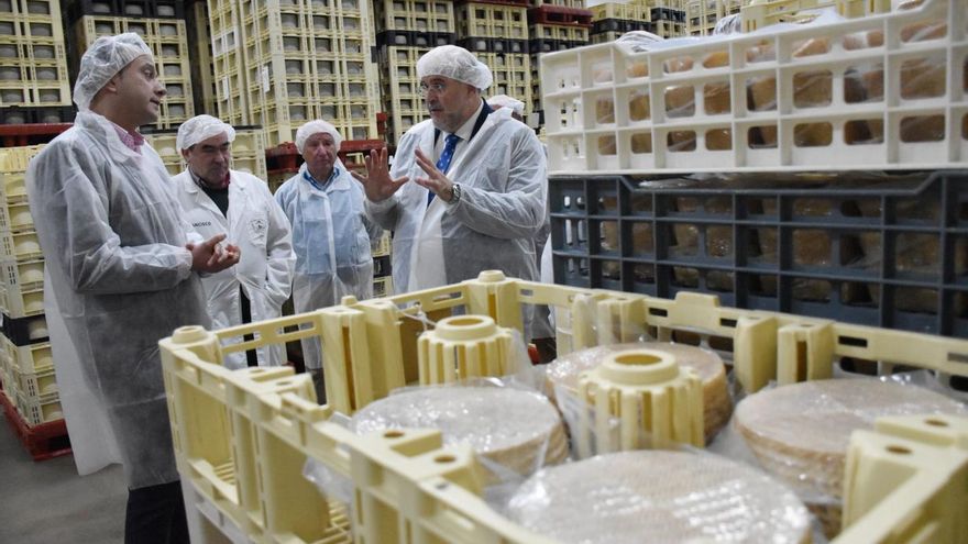 El queso manchego aumentó sus exportaciones en un 30% y superó los 170 millones de euros en 2022