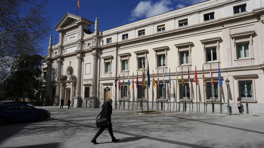 Exterior del Palacio del Senado. EFE/ Borja Sánchez-Trillo