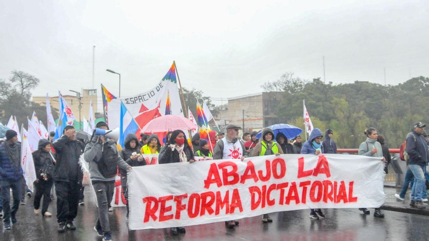 Denuncian una "cacería" de Morales en Jujuy: hubo 40 detenciones y la policía irrumpió en la universidad pública