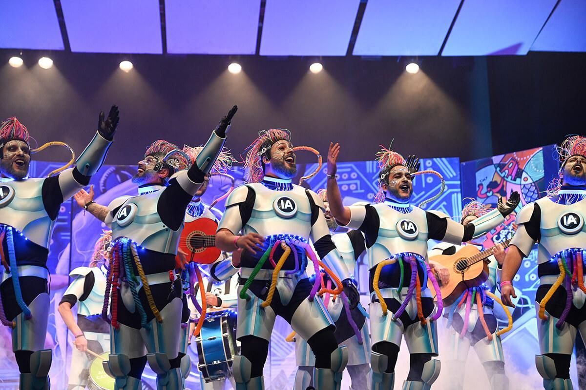 Una murga del Carnaval de Badajoz es un grupo musical que interpreta canciones satíricas.