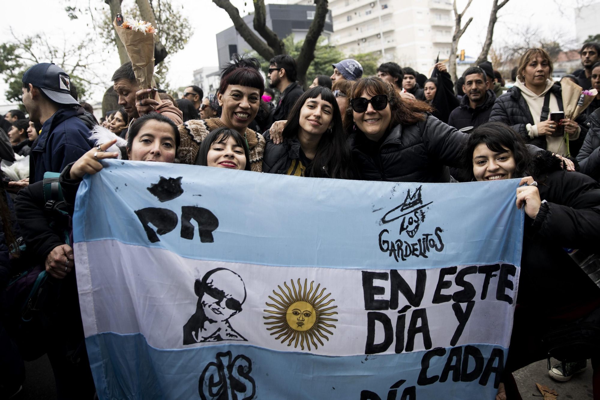 Emoción, respeto, homenajes y un eterno "gracias": la despedida al Indio Solari, en fotos
