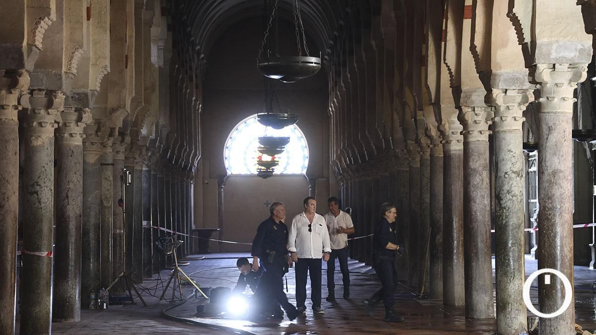 El interior de la Mezquita Catedral tras el incendio