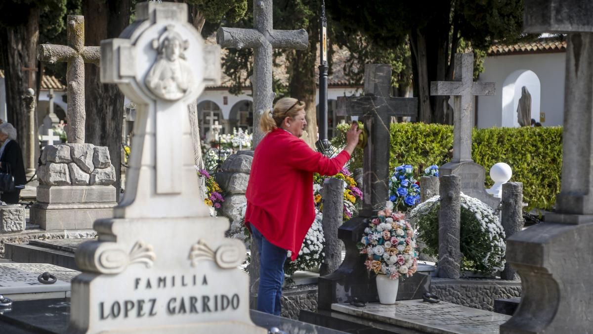 Día de Todos los Santos en el cementerio de San Rafael