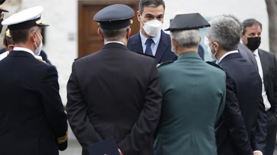 El presidente del Gobierno, Pedro Sánchez, tras el acto homenaje al pueblo de La Palma. (EFE/Juan Carlos Hidalgo)