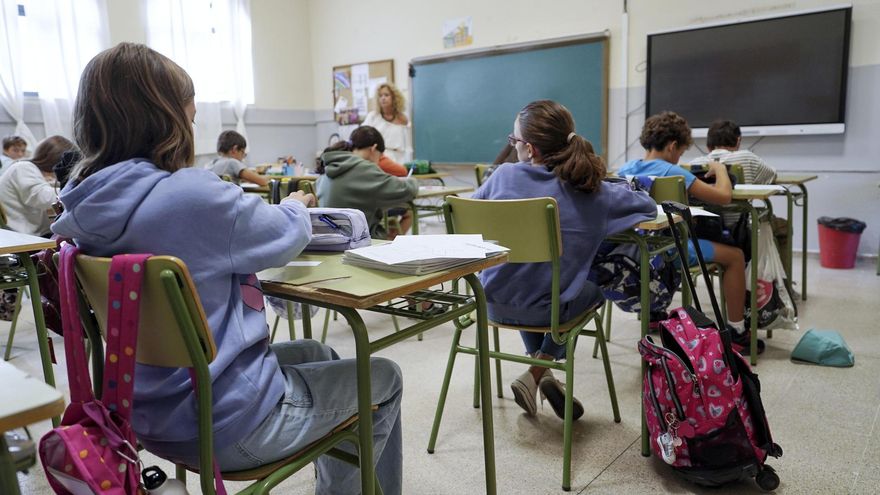 La Consejería de Educación quiere mantener por "motivos pedagógicos" el horario reducido en septiembre