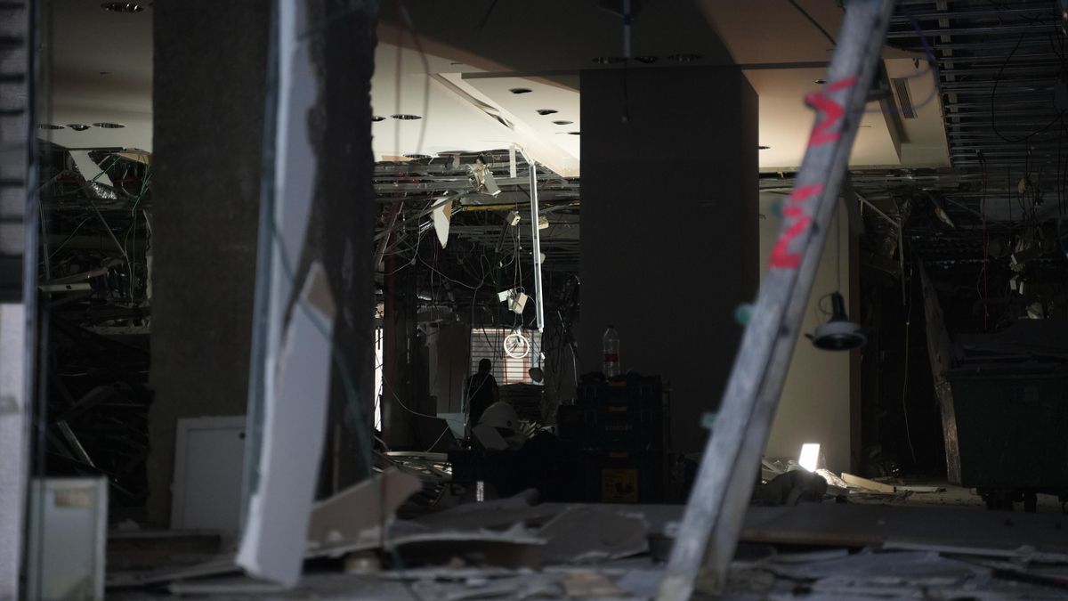 Obras en el antiguo local de Zara en la calle Gondomar