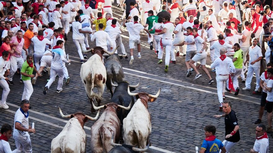 Al menos tres heridos por asta y cinco traslados por traumatismos tras el tercer encierro de San Fermín