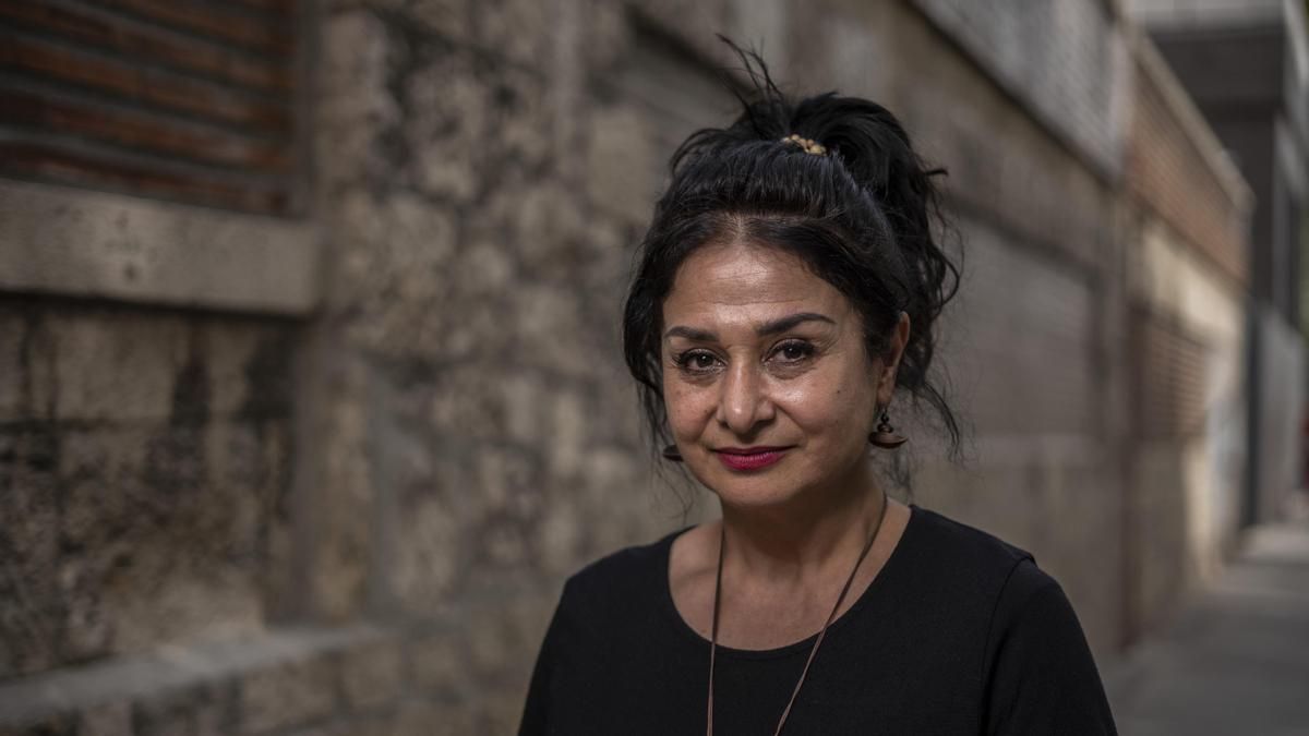 Nilufar Saberi, activista iraní: "Hay que diferenciar la religión musulmana de la ideología política totalitaria, misógina, islamista"