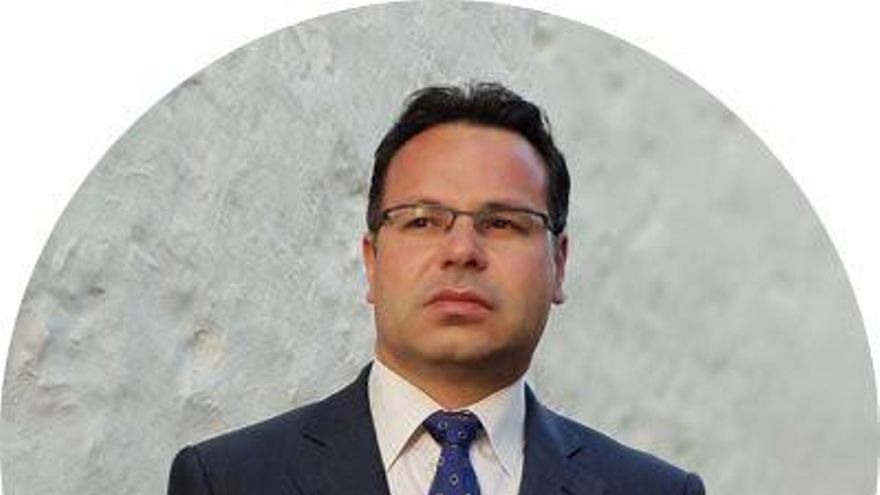 El alcalde de Santa Cruz despide al jurista que dirigió la recuperación del dinero malversado de Las Teresitas
