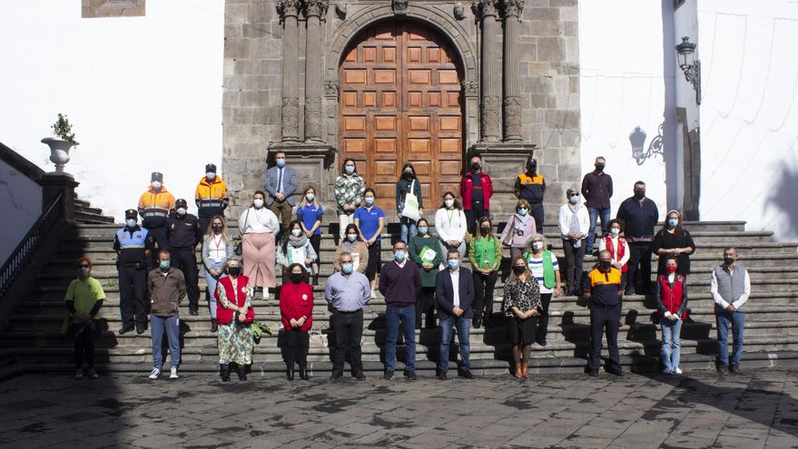 Santa Cruz de La Palma rinde un homenaje a las personas voluntarias que se han volcado en la atención a las afectadas por la erupción
