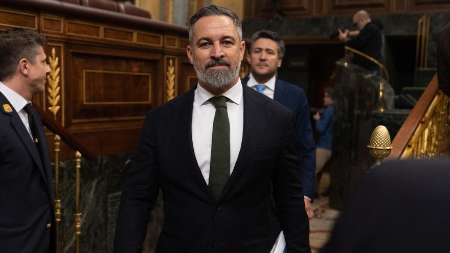 El presidente de Vox, Santiago Abascal, a su llegada a pleno en el Congreso de los Diputados.