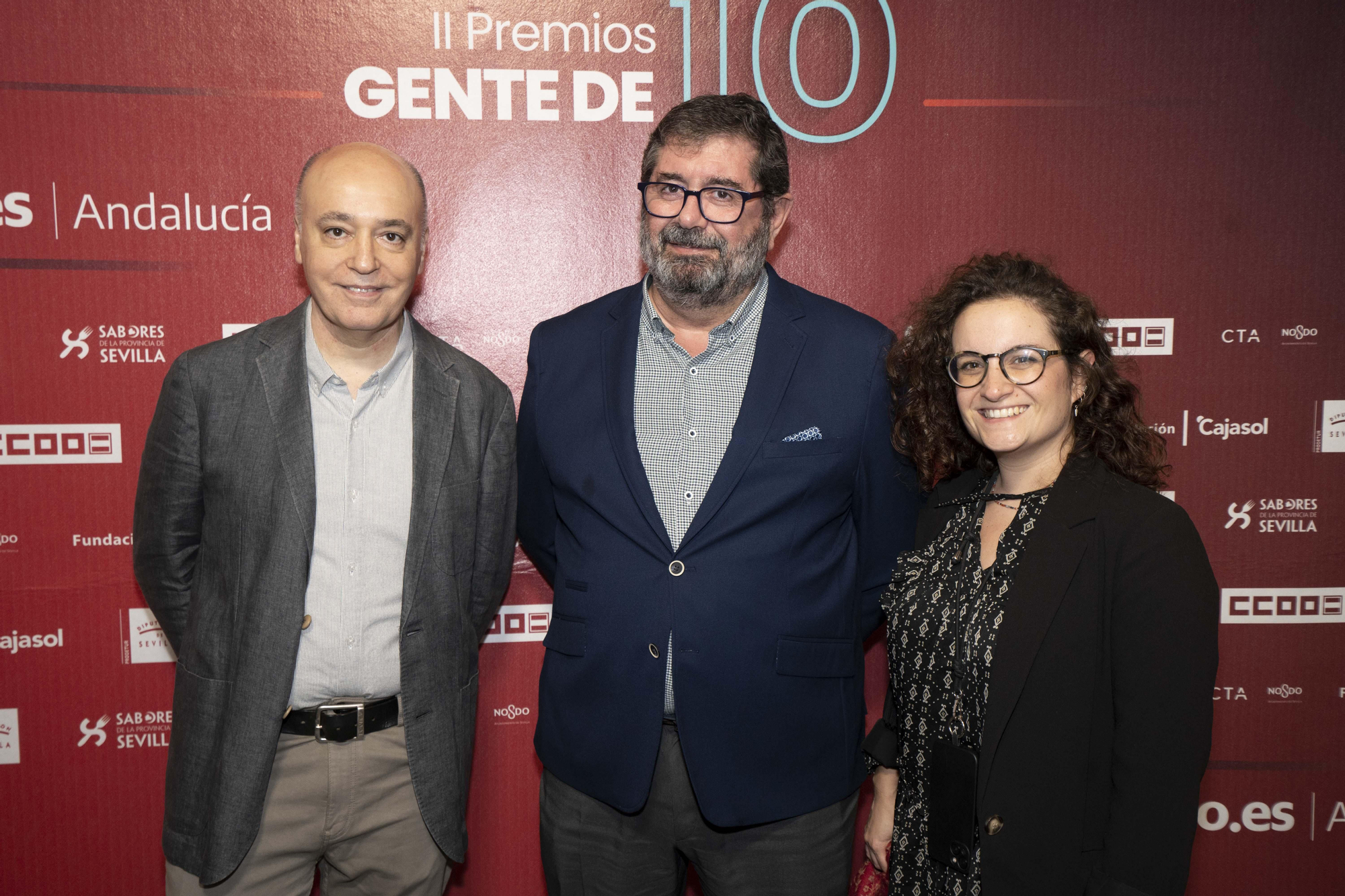 El director de la Oficina Técnica de Doñana, Emilio Rodríguez, y Alba Poveda, responsable de Comunicación de Mercadona, con el periodista Antonio Morente.