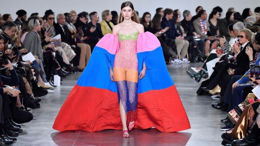 Schiaparelli da con la clave de una moda surrealista en París