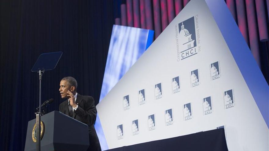 Obama comparte la "frustración" con los hispanos y mantiene su promesa de reforma