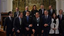El maratón cofrade de tres ministros de Mariano Rajoy en Málaga: medallas, salida de tronos y un indulto