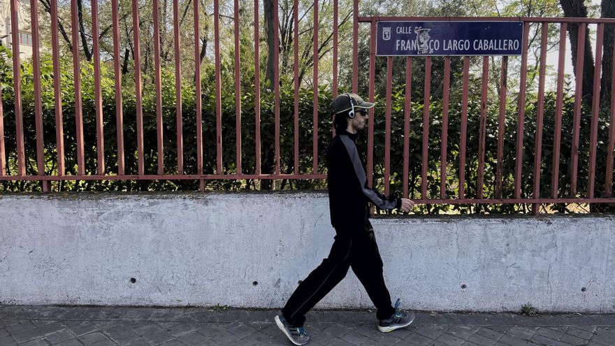Un centenar de historiadores desmonta los "clichés franquistas" de Vox para borrar del callejero a Largo Caballero e Indalecio Prieto