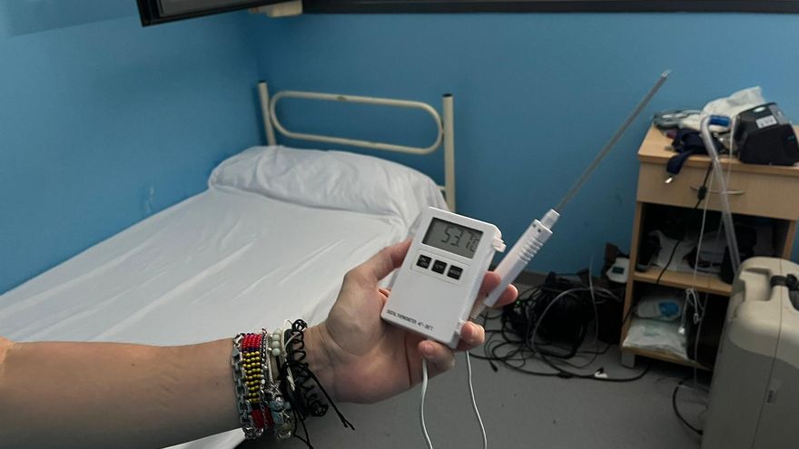 Personas sin hogar a 45 grados y desmayos en la plantilla: calor extremo en un centro de acogida en Madrid