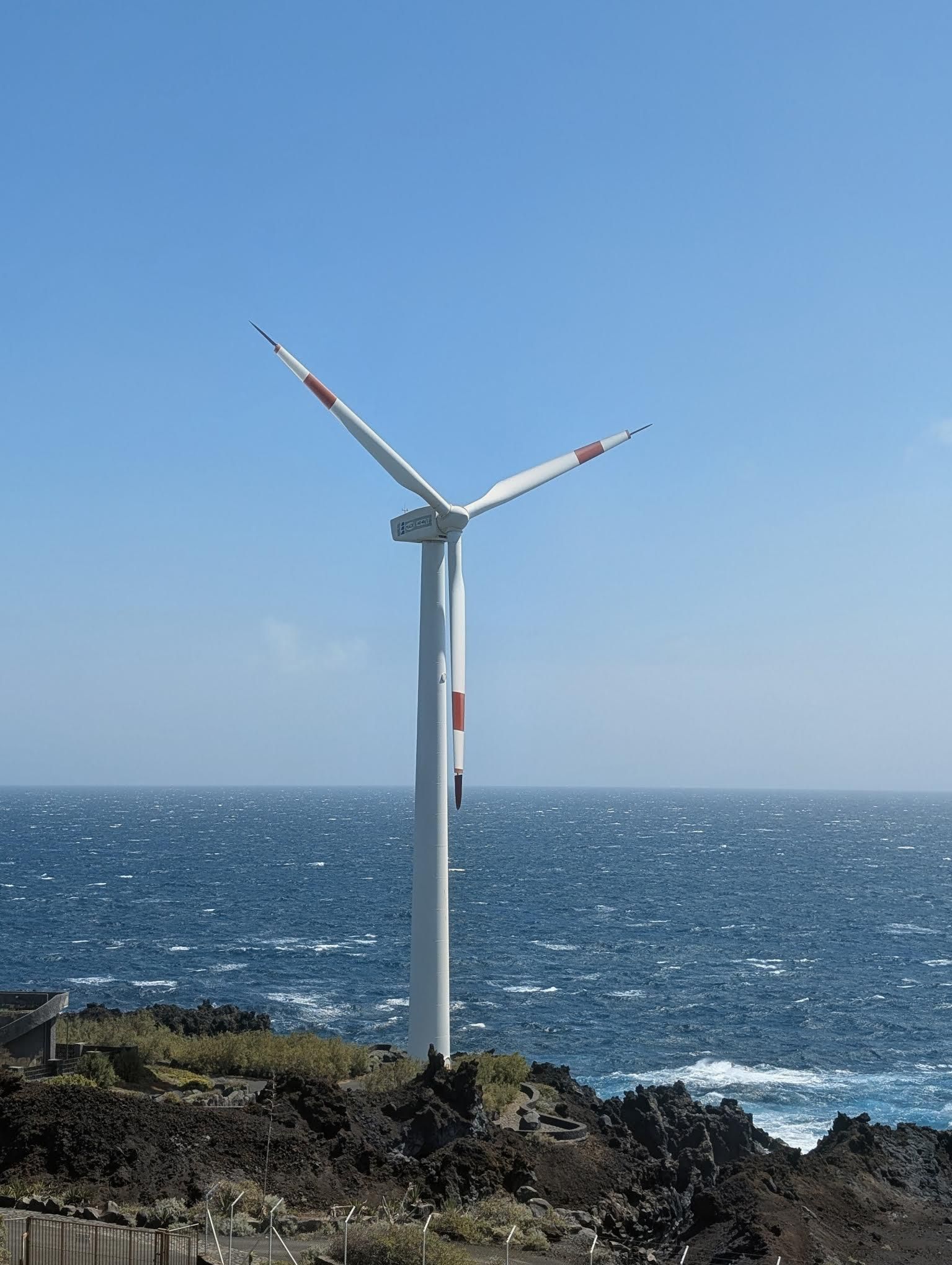 Aerogenerador del Aeropuerto de La Palma. JOSÉ F. AROZENA