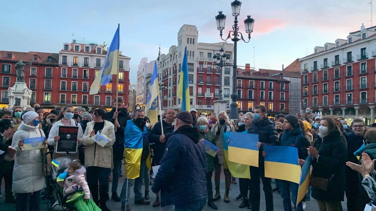 Concentración en favor de Ucrania, celebrada en Valladolid tras la invasión de Rusia.