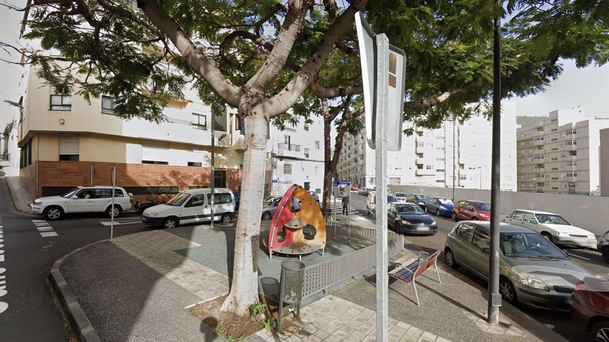 La Policía Local interviene en un local de Santa Cruz de Tenerife dedicado al 'telebotellón'