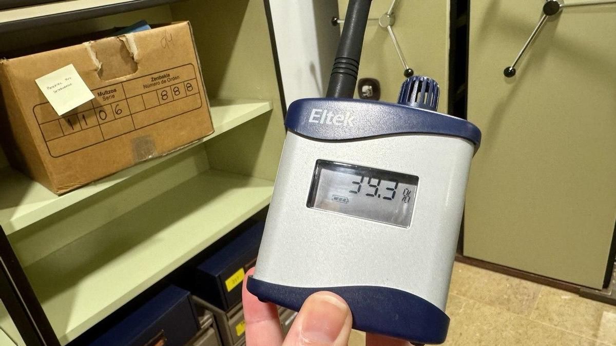 Aparato de control de la humedad y la temperatura