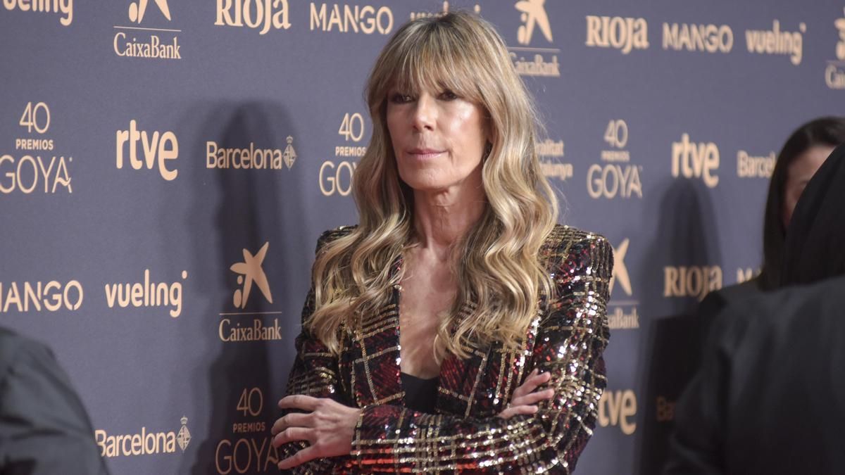 La esposa del presidente del gobierno Begoña Gómez en la alfombra roja de la 40º edición de los Premios Goya