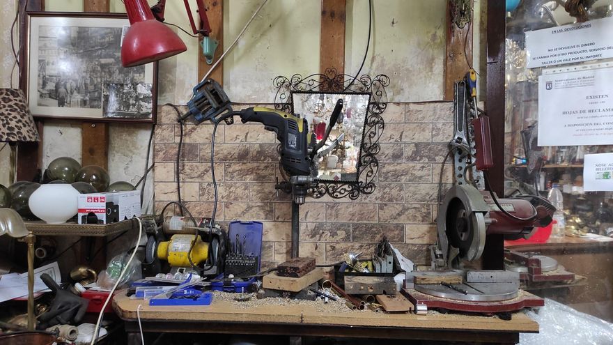 Cuenta atrás para un clásico del Rastro: adiós a 60 años de Alfonso Castillo