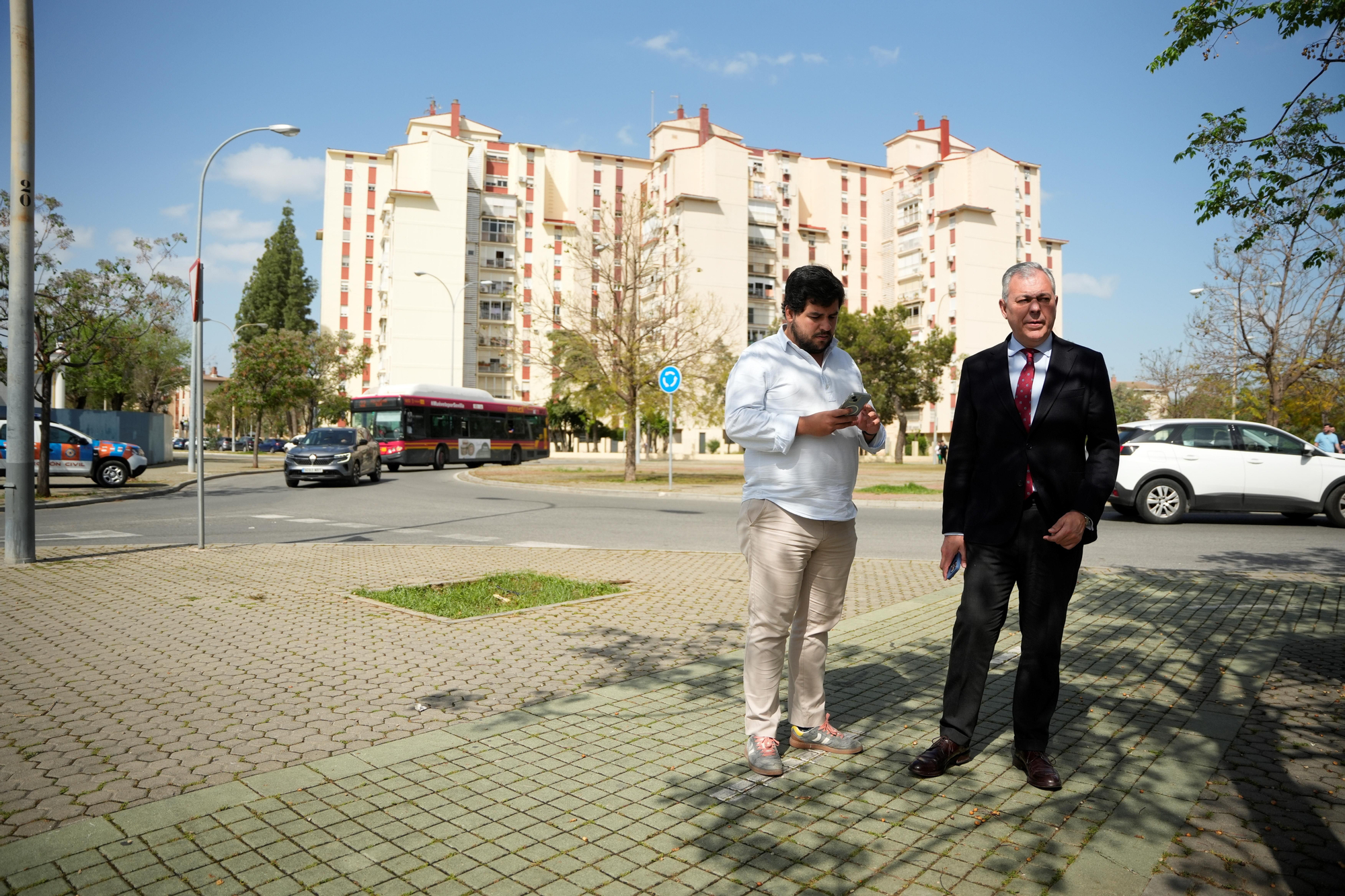 Día histórico en las Tres Mil Viviendas: primera salida procesional de la Hermandad de Bendición y Esperanza