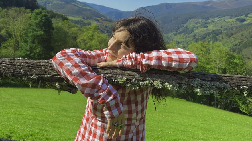 La artista Lorena Álvarez