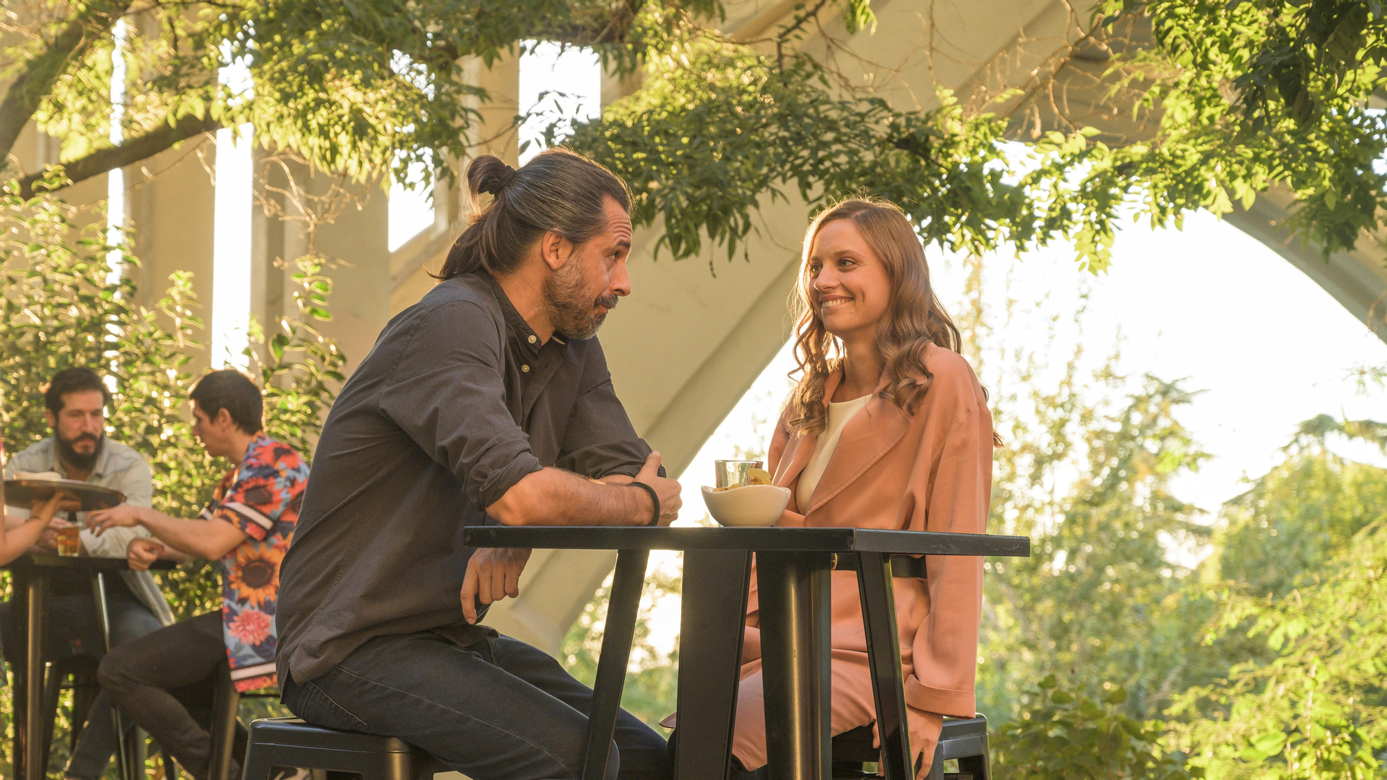 Michelle Jenner y Hugo Silva en 'Los hombres de Paco'