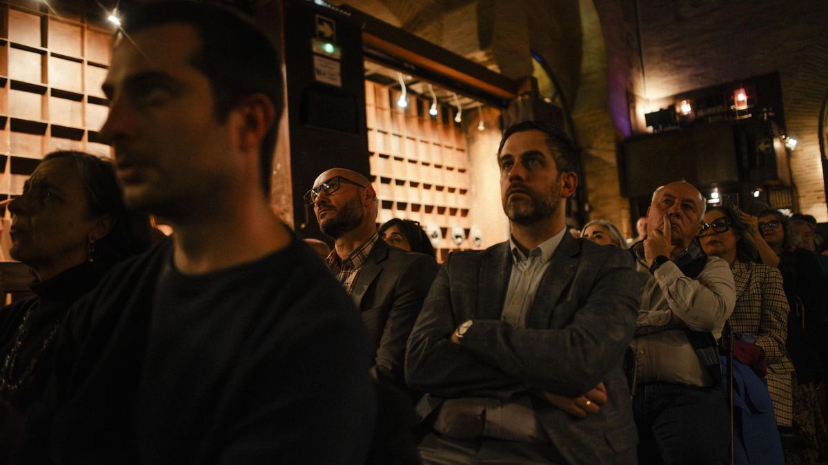 En el centro de la imagen, Javier Merino, presidente del Colegio de Fisioterapeutas de Castilla-La Mancha