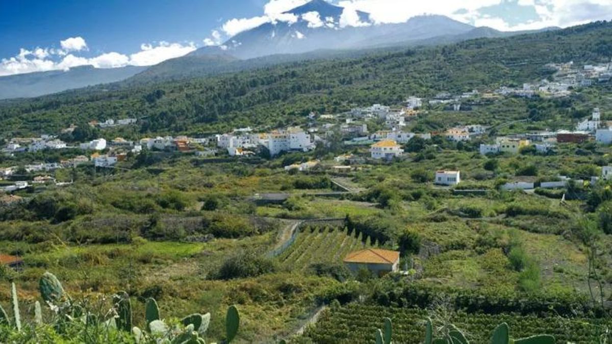 Vistas del Teide desde el municipio de El Tanque, uno de los menos poblados de Tenerife