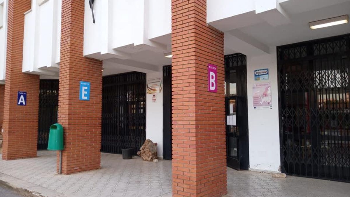 Una medida que quedará sin efecto si en los próximos días no se registran nuevos positivos entre jóvenes pertenecientes a estos institutos.