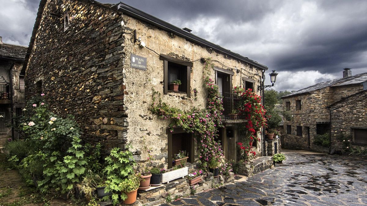 Los pueblos de la Arquitectura Negra: una ruta por la Sierra Norte de Guadalajara